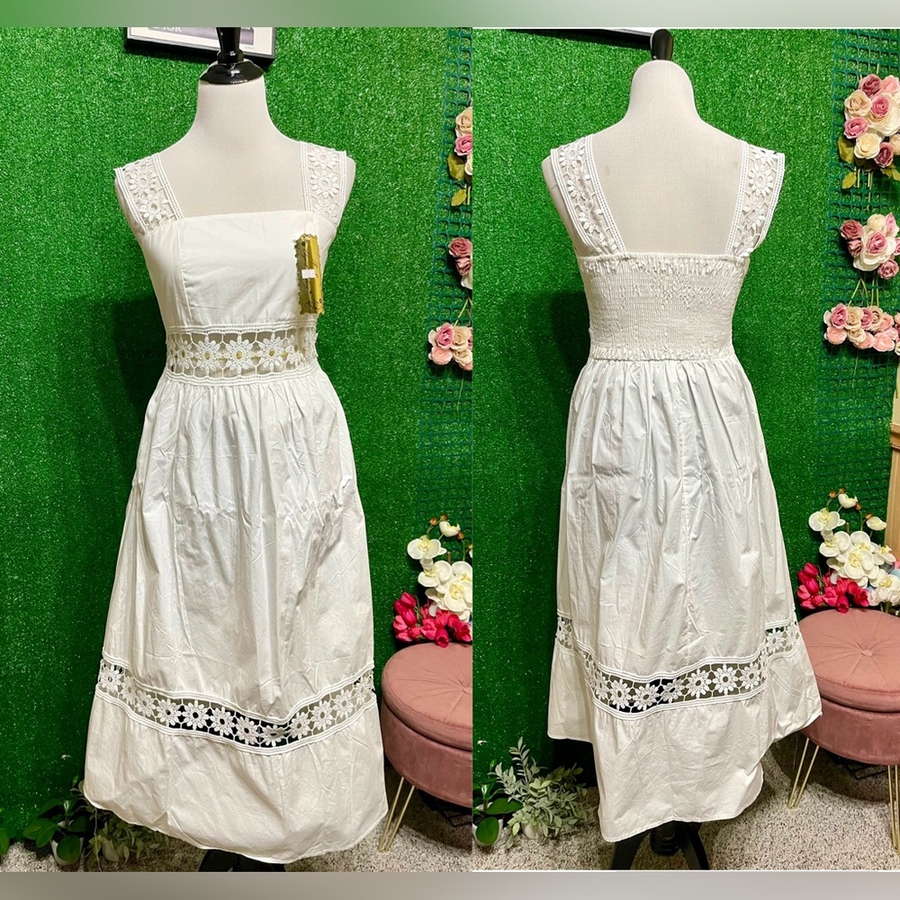 🌷Brand New eyelet sleeveless dress embroidered can fit Sm up to M